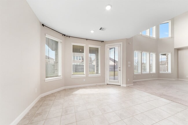 Building Photo - 1984 Highland Meadows Dr