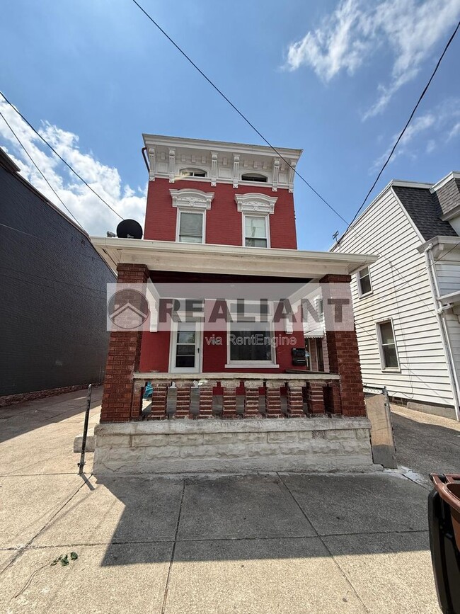 Building Photo - 942 Columbia St