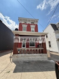 Building Photo - 942 Columbia St