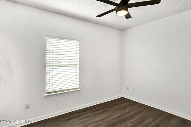 Building Photo - 4911 Key Lime Dr