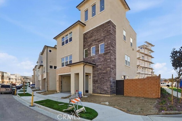 Building Photo - 8 Remy Ln