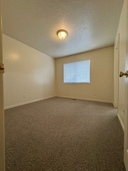 Building Photo - 961 N 100 W