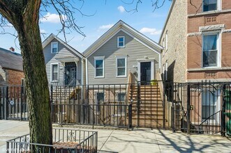 Building Photo - 1240 N Greenview Ave