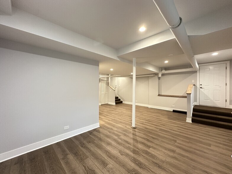 Building Photo - 5008 N Springfield Ave