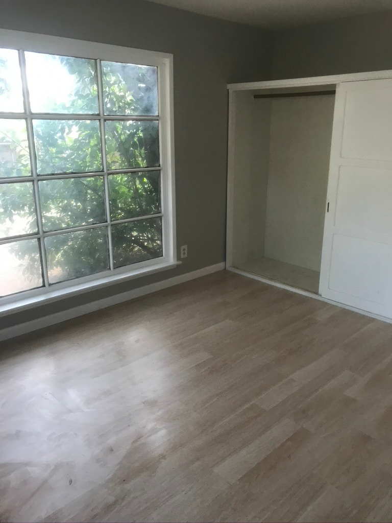 Building Photo - 11471 Riverside Dr