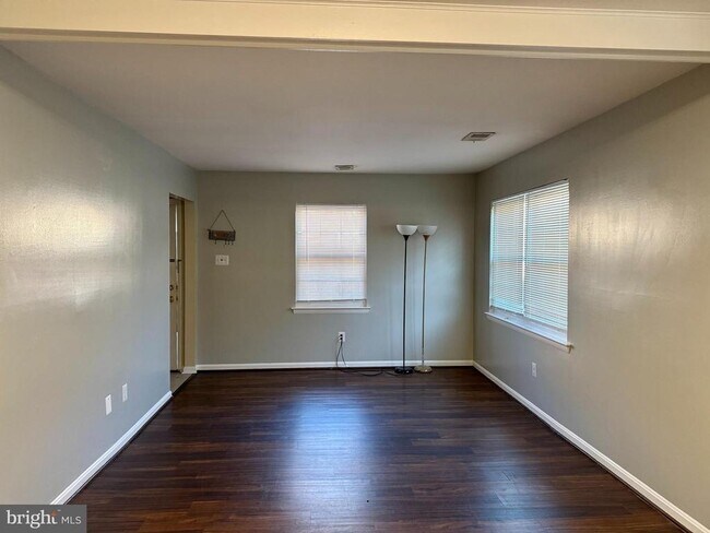 Building Photo - 8766 Walutes Cir