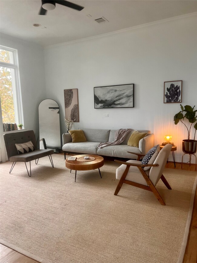 Building Photo - 3205 Baron St