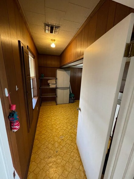 Building Photo - 208 St George St