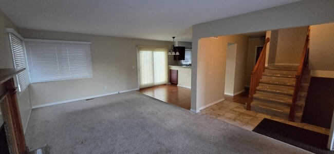 Building Photo - 380 Huntington Ct