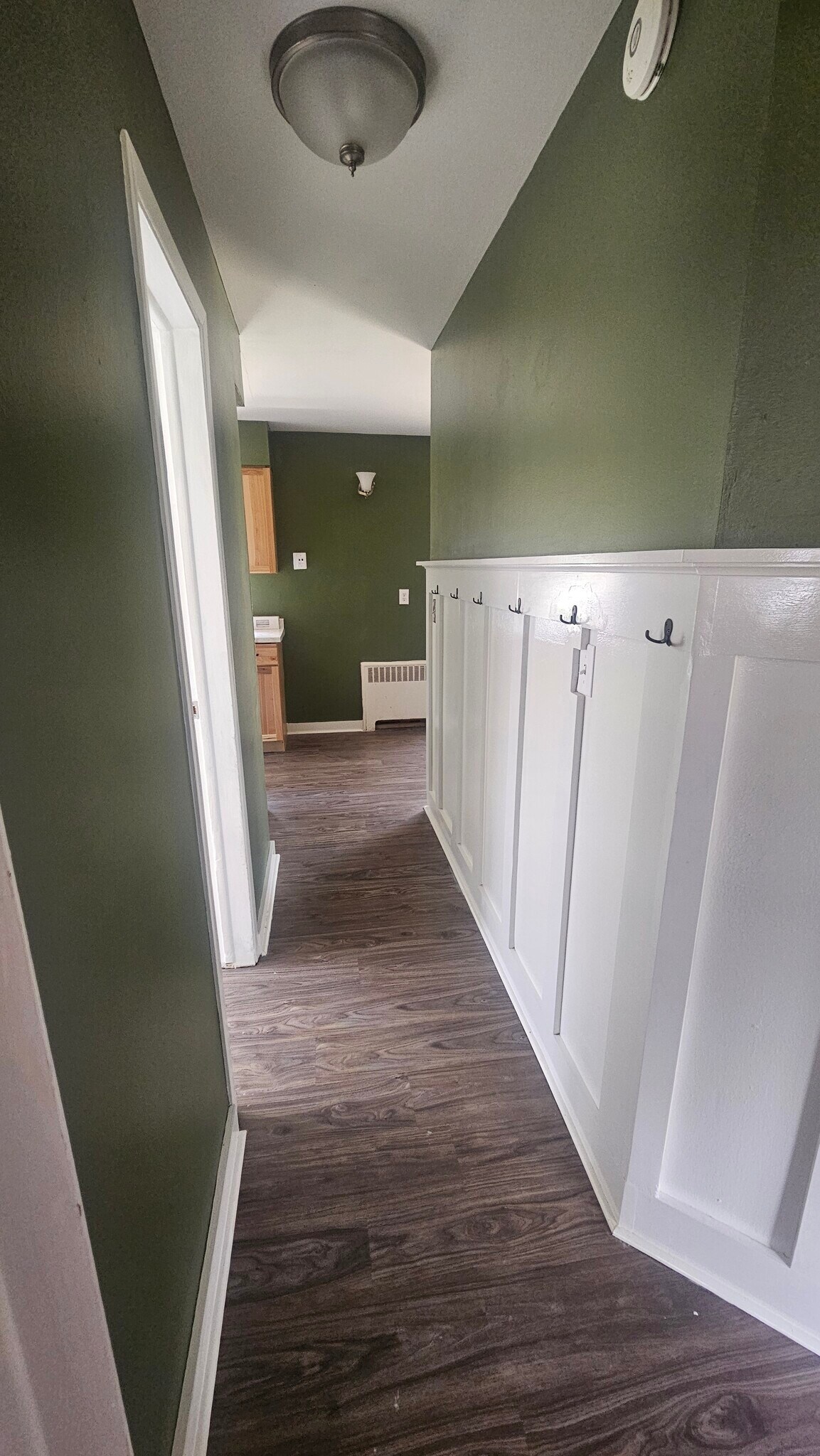 Building Photo - 2525 McKee Ave SW