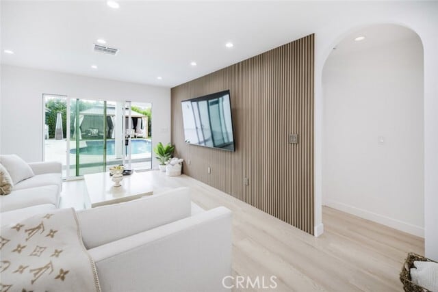 Building Photo - 7306 Farmdale Ave