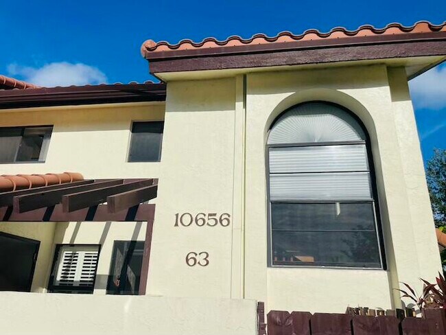 Building Photo - 10656 Tropic Palm Ave