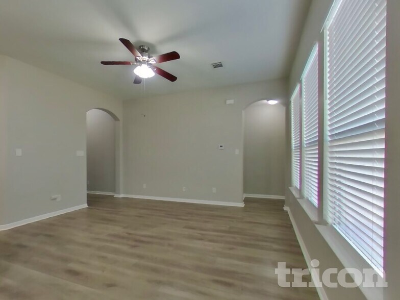 Building Photo - 12850 Spruce Cir