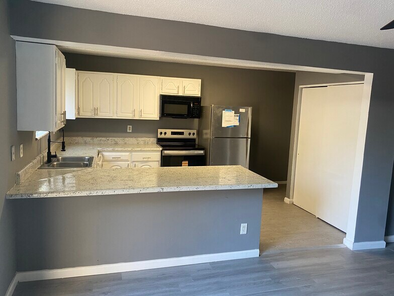 Building Photo - 216 Northport Hills Dr