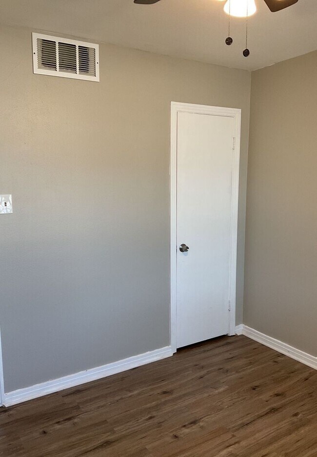 Building Photo - 920 Fannin Loop