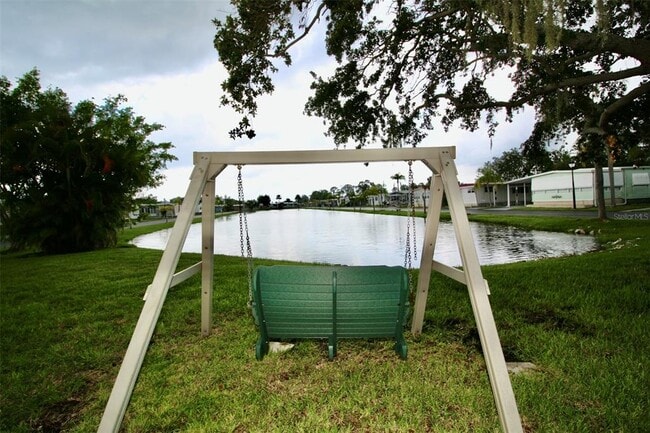 Building Photo - 10942 Poplar St NE