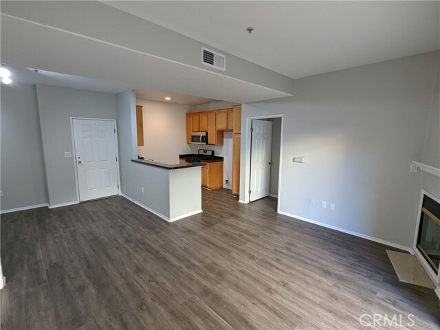 Building Photo - 1215 E San Antonio Dr