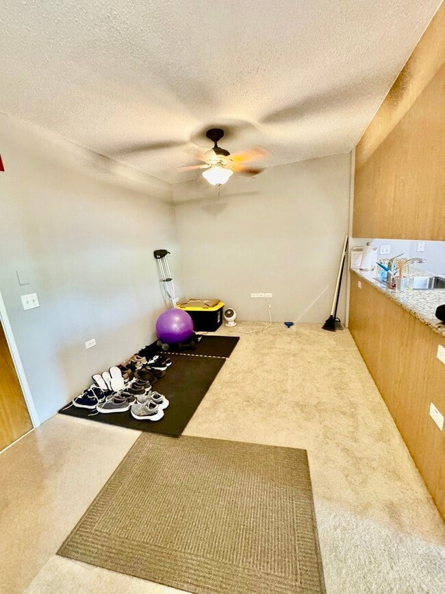 Building Photo - 9655 Woods Dr
