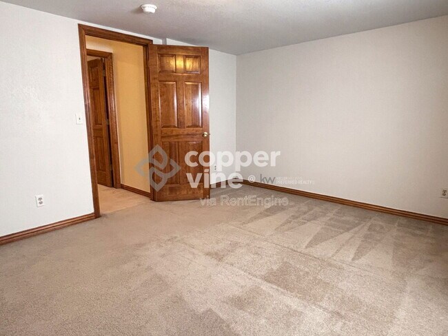 Building Photo - 1197 Clubhouse Dr