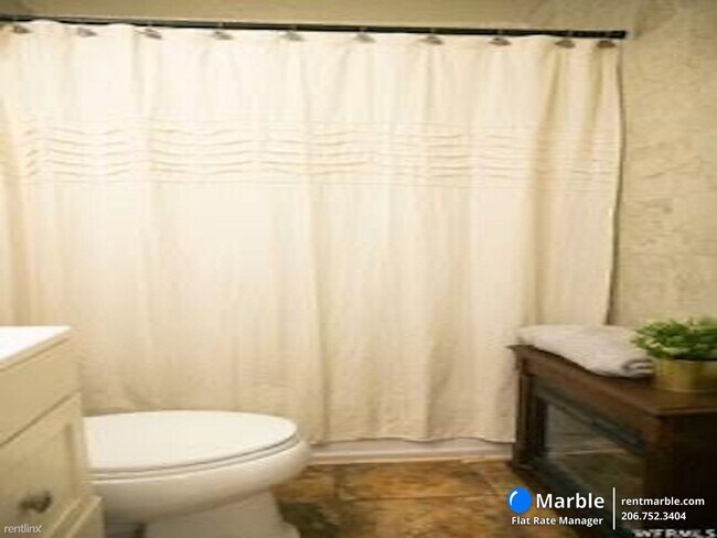 Building Photo - 4 br, 2 bath House - 519 E 200 S