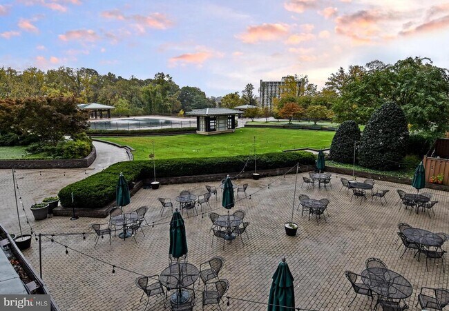 Building Photo - 5225 Pooks Hill Rd