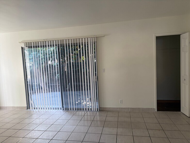 Building Photo - 6501 Stafford Ave