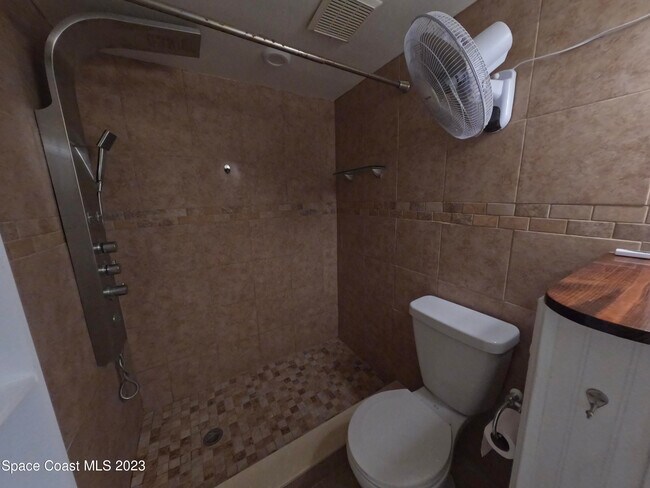 Building Photo - 3135 Shady Dell Ln