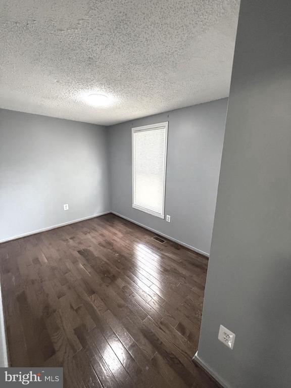 Building Photo - 1754 Abbotston St