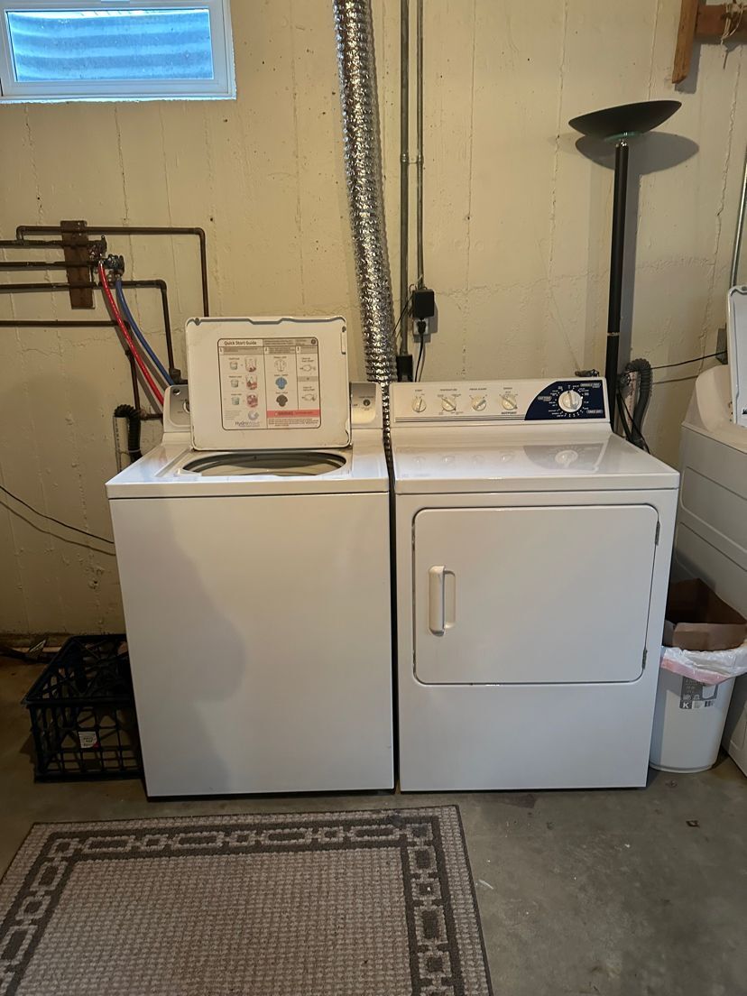 Building Photo - 517 Blue Earth St