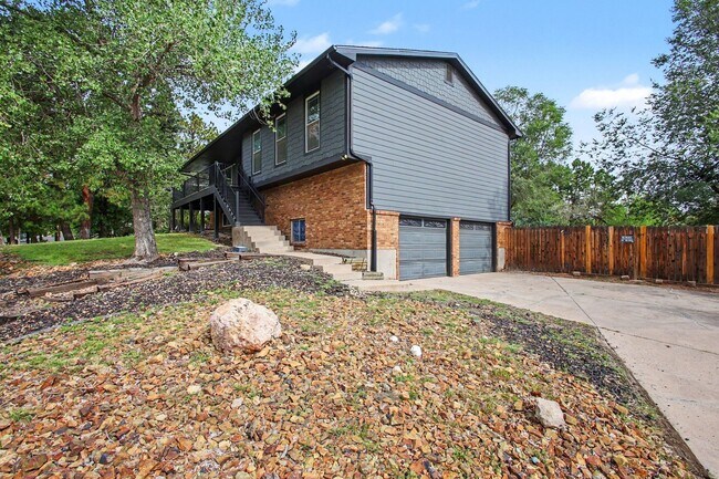 Building Photo - 2720 Northridge Dr