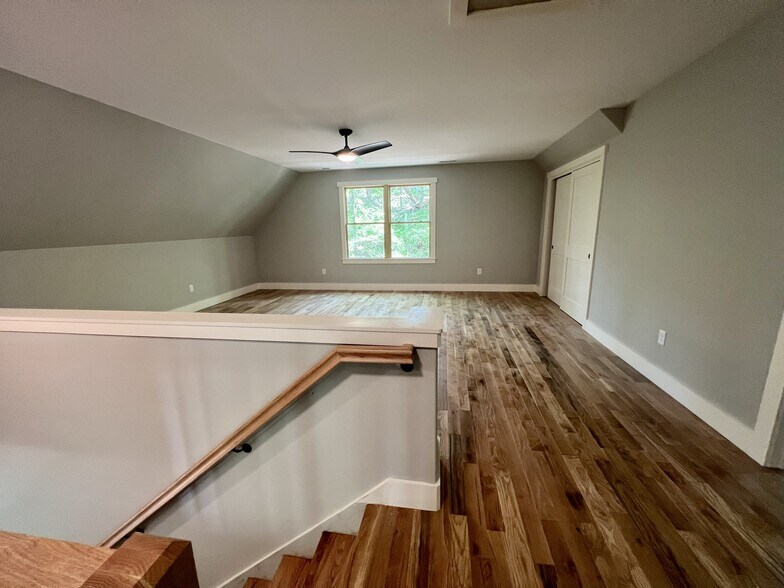 Upstairs family room/den - 52 Crest Circle Dr