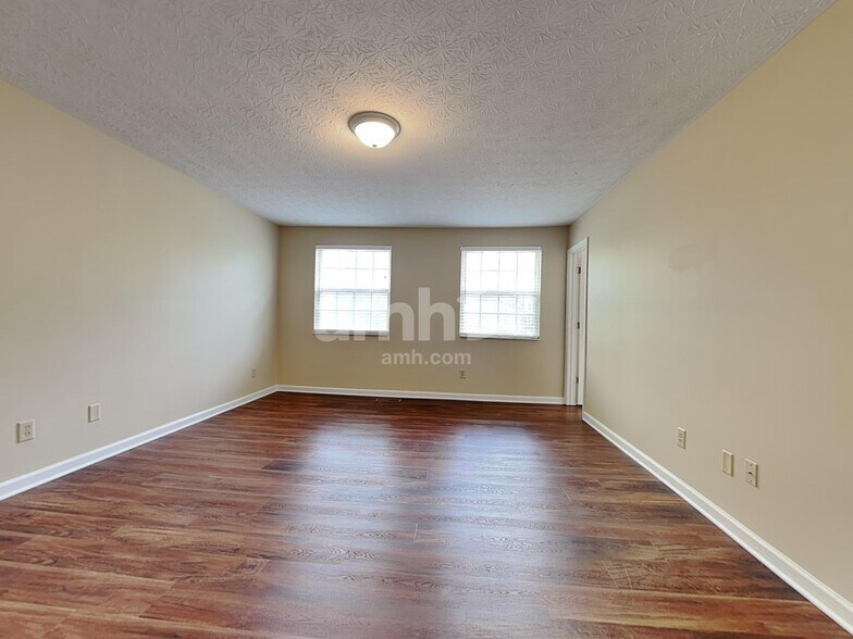 Building Photo - 45 Saddle Creek Ln