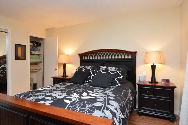Building Photo - 5245 Coquina Key Dr SE