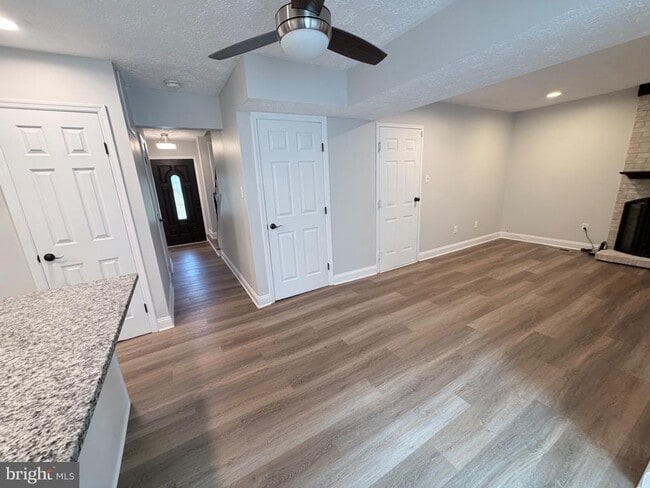 Building Photo - 917 Cypress Point Cir