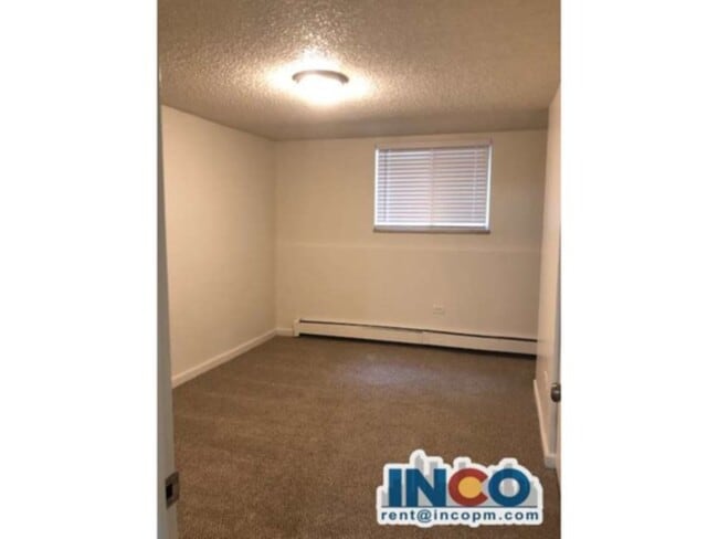 Building Photo - 1390 Everett Ct
