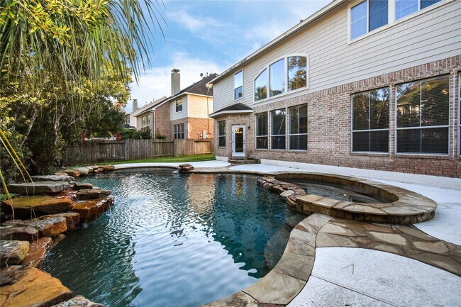 Building Photo - 10 E Artist Grove Cir