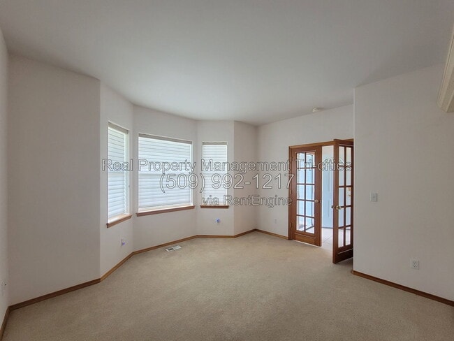 Building Photo - 4111 Joshua Dr
