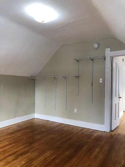 Building Photo - 2370 S Woodward St