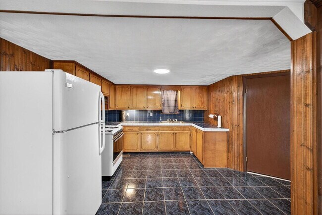 Building Photo - Unique, Private Rental Home with Workshop!