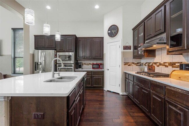 Building Photo - 400 Garner Park Dr