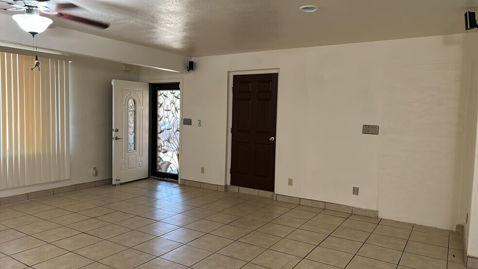 Building Photo - 1175 Avenida Gandara