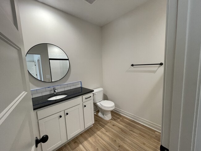 Building Photo - 1927 Sutton Ct