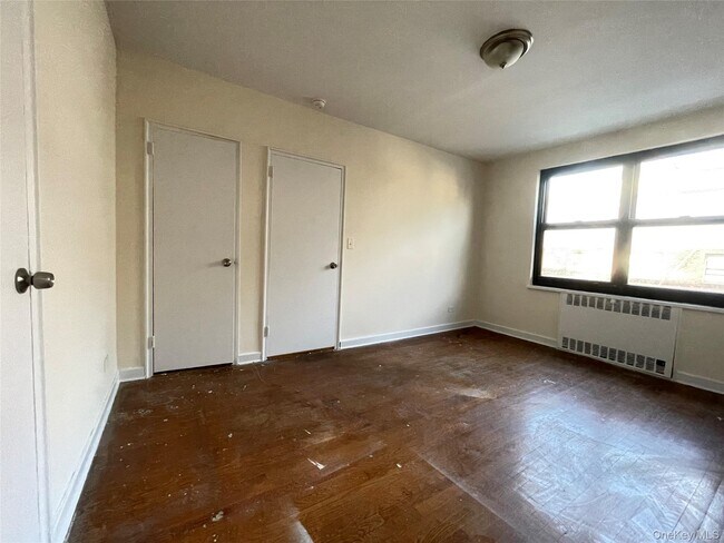 Building Photo - 141 E Hartsdale Ave