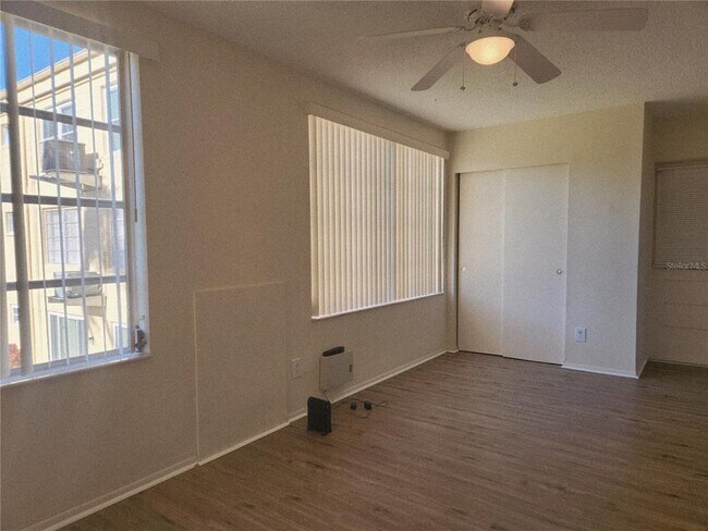 Building Photo - 2402 Ecuadorian Way