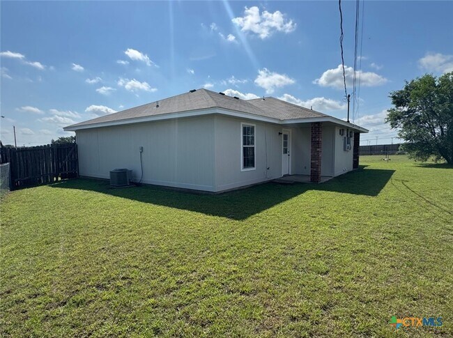 Building Photo - 1501 Windward Dr