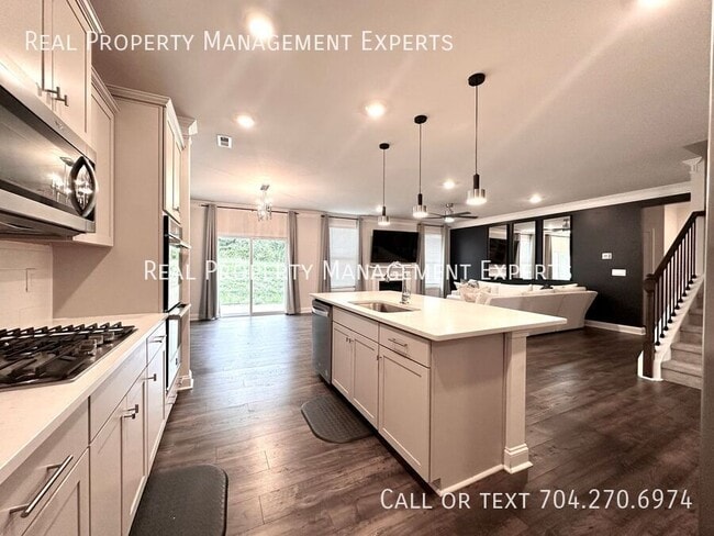 Building Photo - 6029 Whitechapel Ct