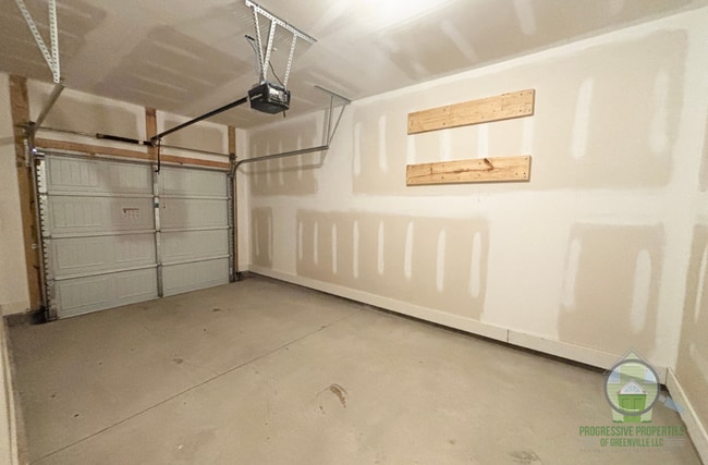 Building Photo - 28 Timber Oak Wy