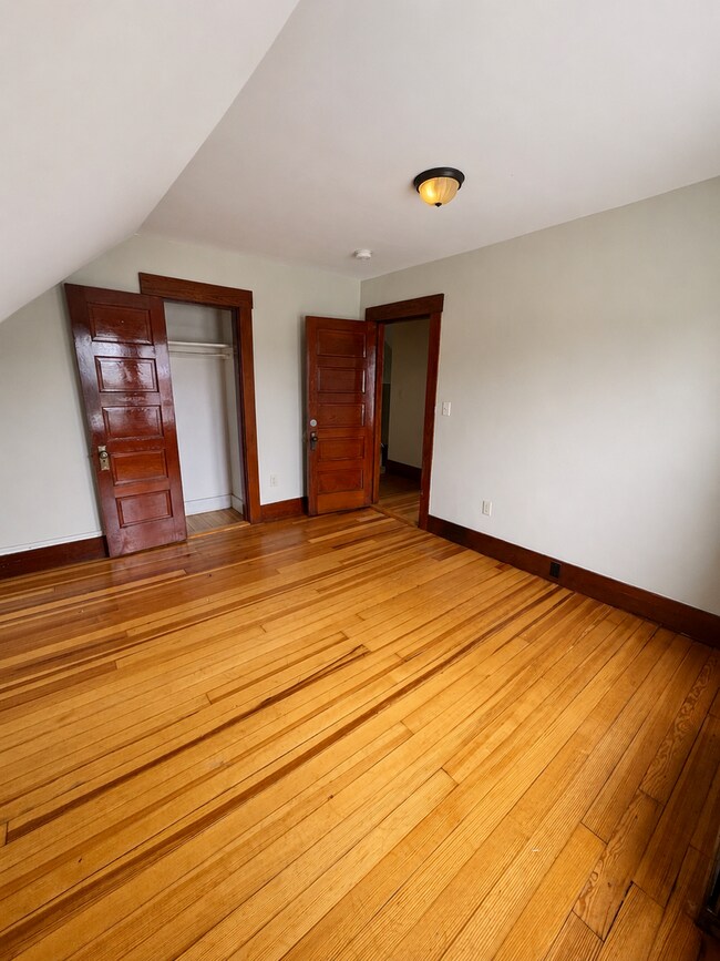 Building Photo - Spacious 4-Bedroom Home with Garage, Fenced Yard & Historic Character | Rochester, NH