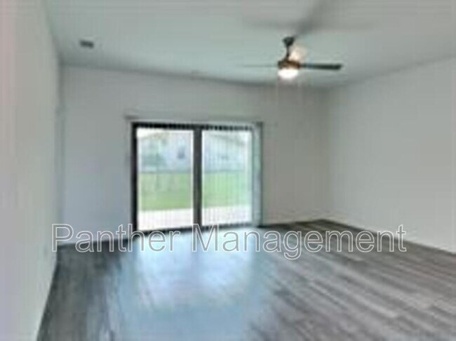 Building Photo - 24501 Zephyr Ct