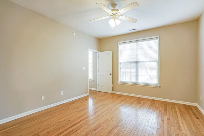 Building Photo - 2453 Sapphire Valley Dr